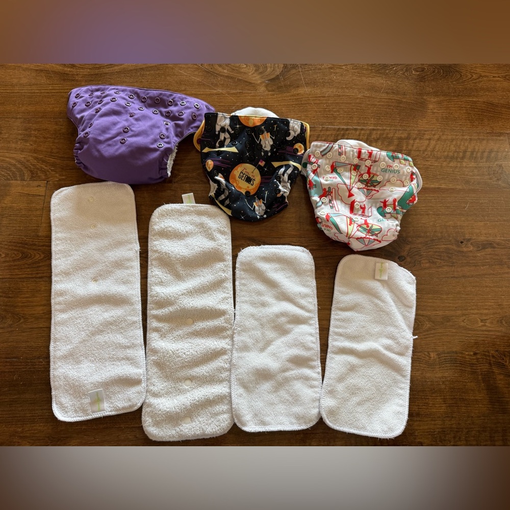 Cloth diapers Bumgenius bundle includes all shown bum genius
